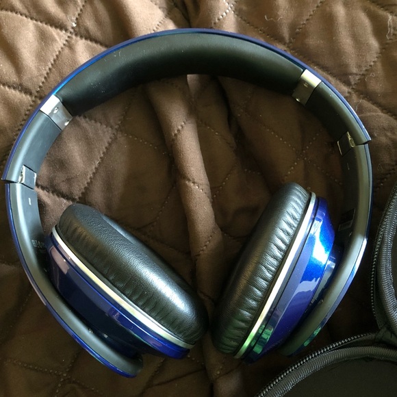 Blue Studio 1 Beats - Picture 2 of 4